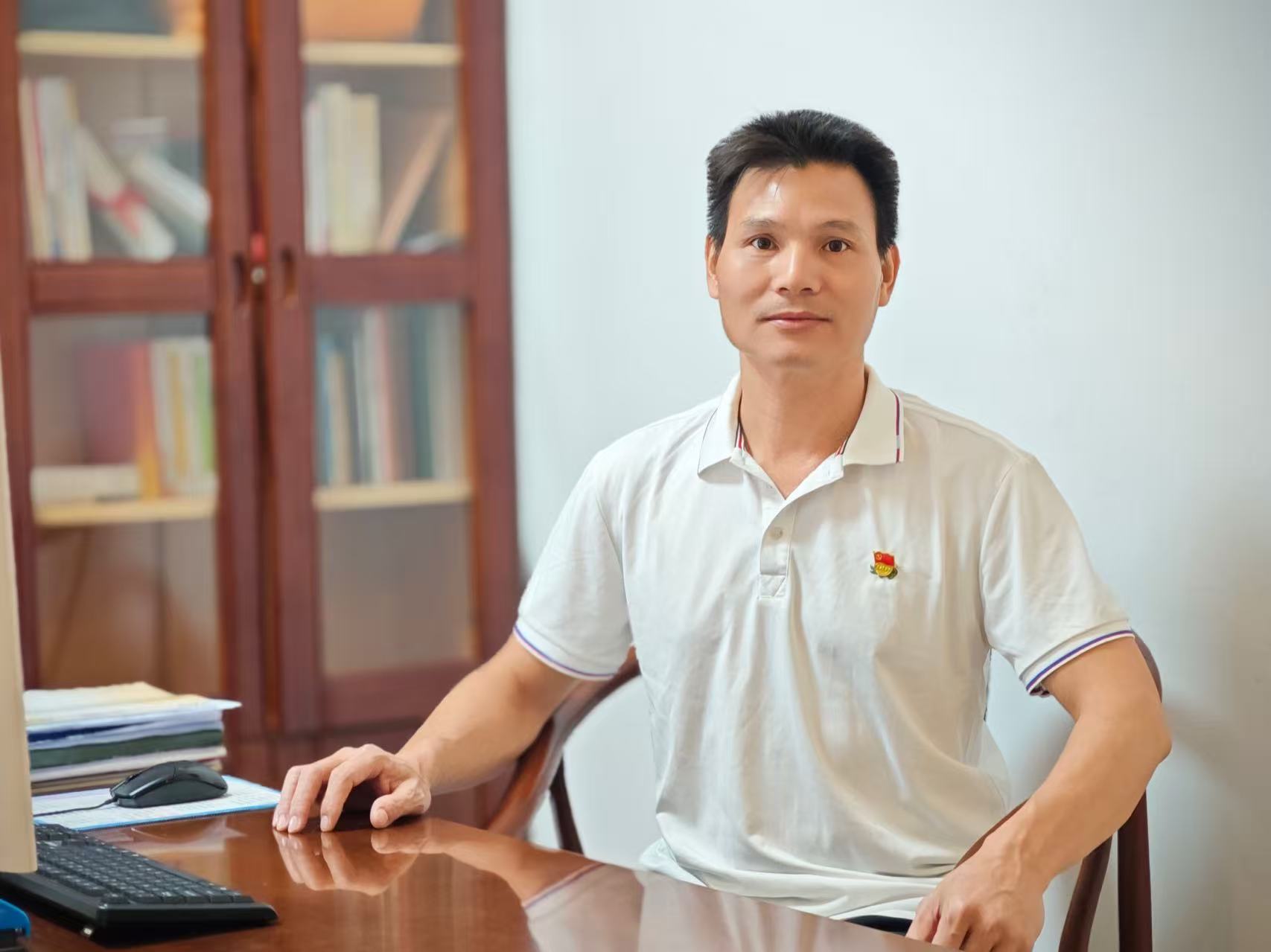 黄青—党委副书记