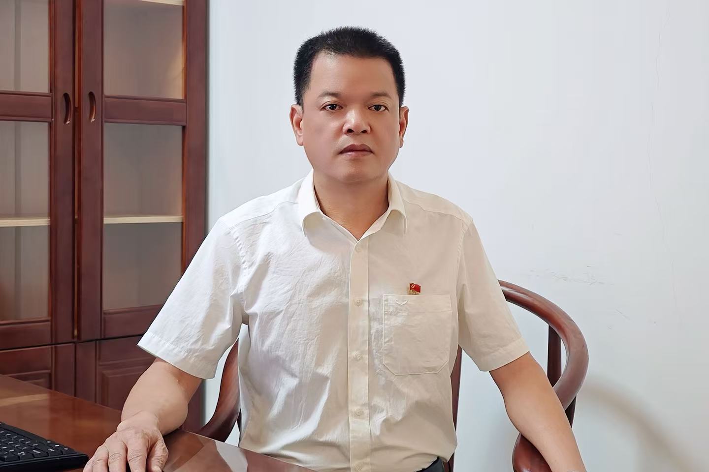 黄仲贵—党委副书记、政府督导专员